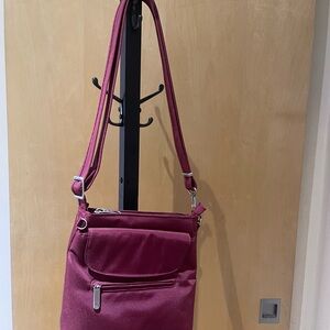 Travelon Ant-theft Crossbody Bag
